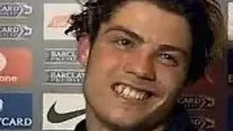 巅峰对决！王楚钦&林诗栋一鼓作气，横扫勒布伦兄弟！国乒豪取8-2，法国队饮恨赛场！